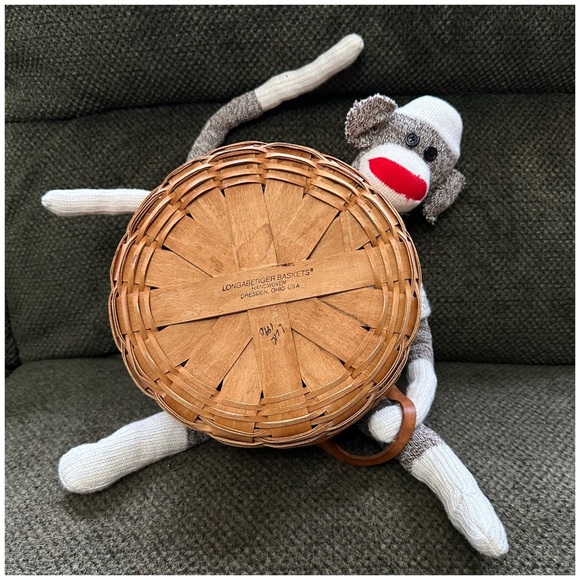 Longaberger Round Basket 10” - Picture 4 of 15